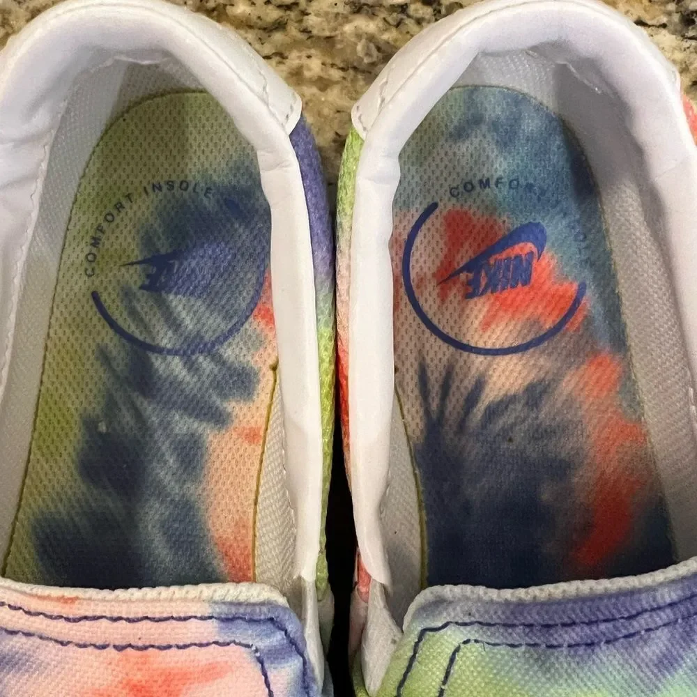 Nike tye dye slip on sneakers women’s 6